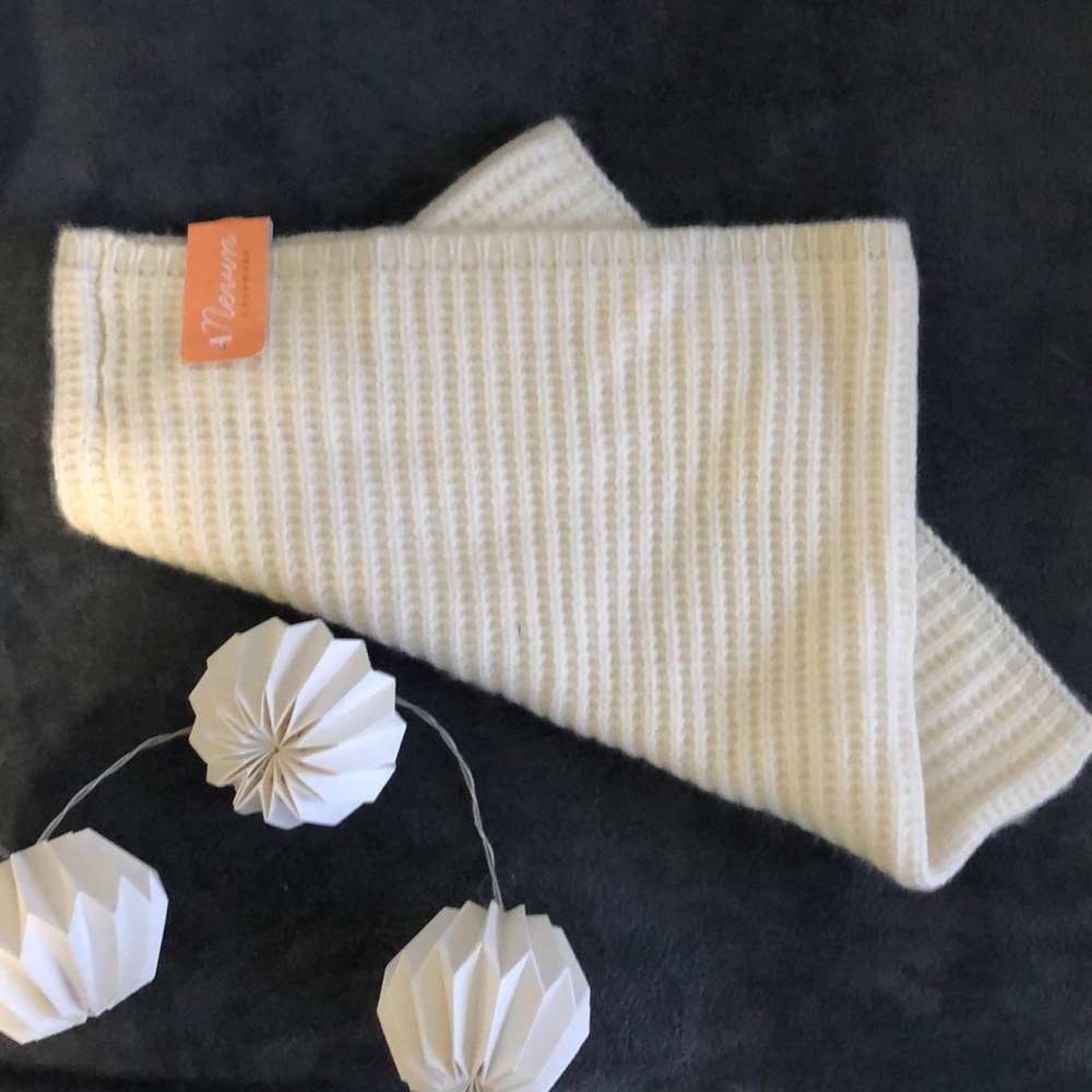 NWT 100% Cashmere Scarf